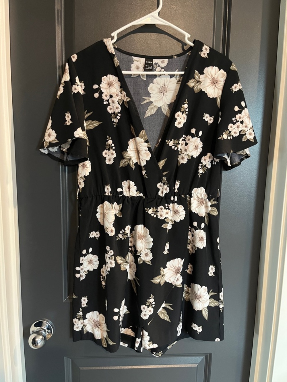 SHEIN Black Floral V‑Neck Mini Dress Romper